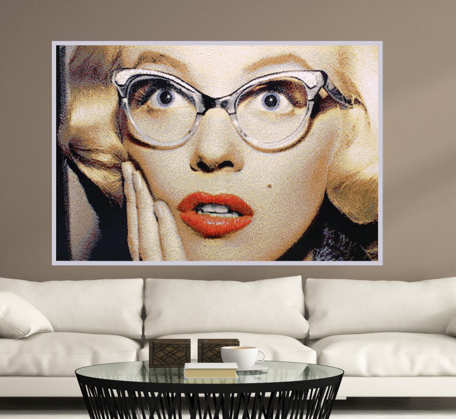 Marilyn: mosaico de Vitropixel presentado en un interior